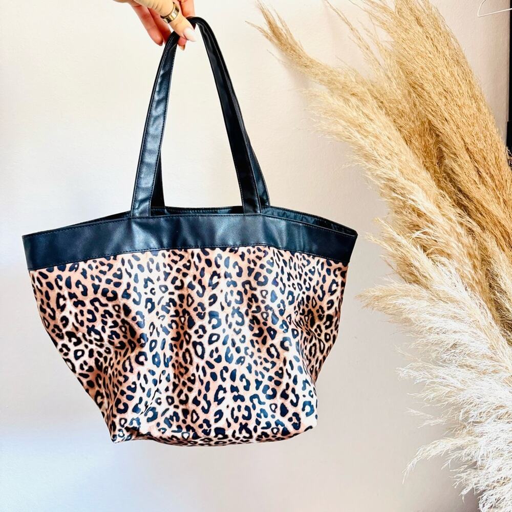 VINTAGE Black Beige Cream Leopard Animal Print Carryall Shoulder Tote Bag Purse